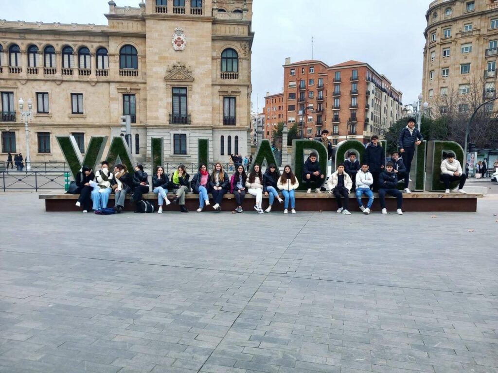 Explorando el Valladolid Burgués: los alumnos de 1º de Bachillerato disfrutan de un fascinante paseo histórico
